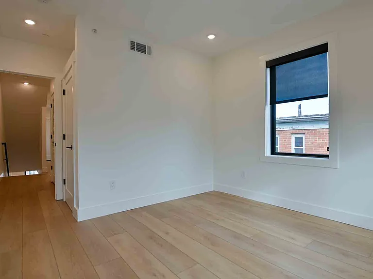 2641 4th St NE #2 — Photo 40