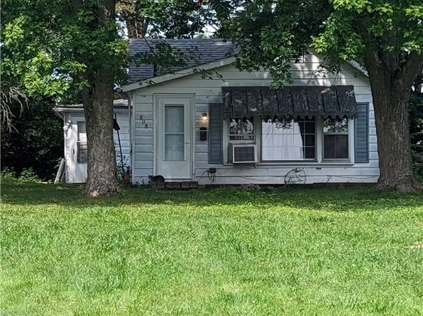 808 N Hayes Avenue, Salem, IN 47167