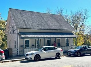 677 N Main St, Norwich, CT 06360