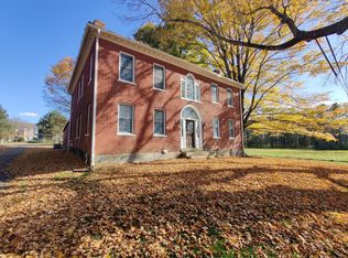 575 N East St, Amherst, MA 01002