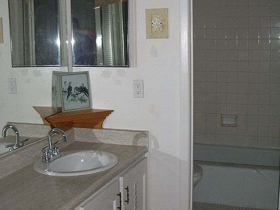 5th image of 4308 Lakeway Dr #12