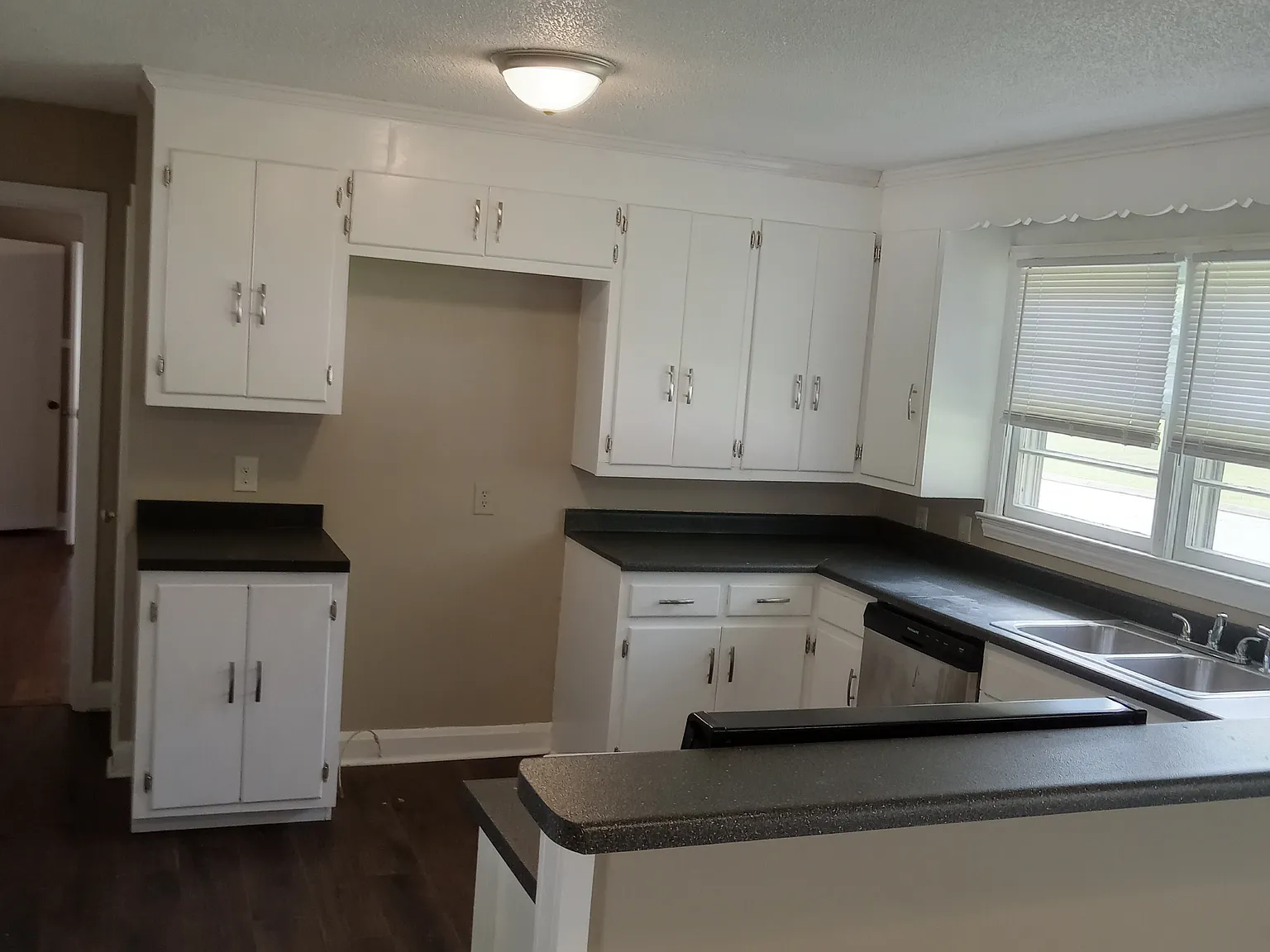 3 bed, 1716 sqft, $1,650 — Photo 4