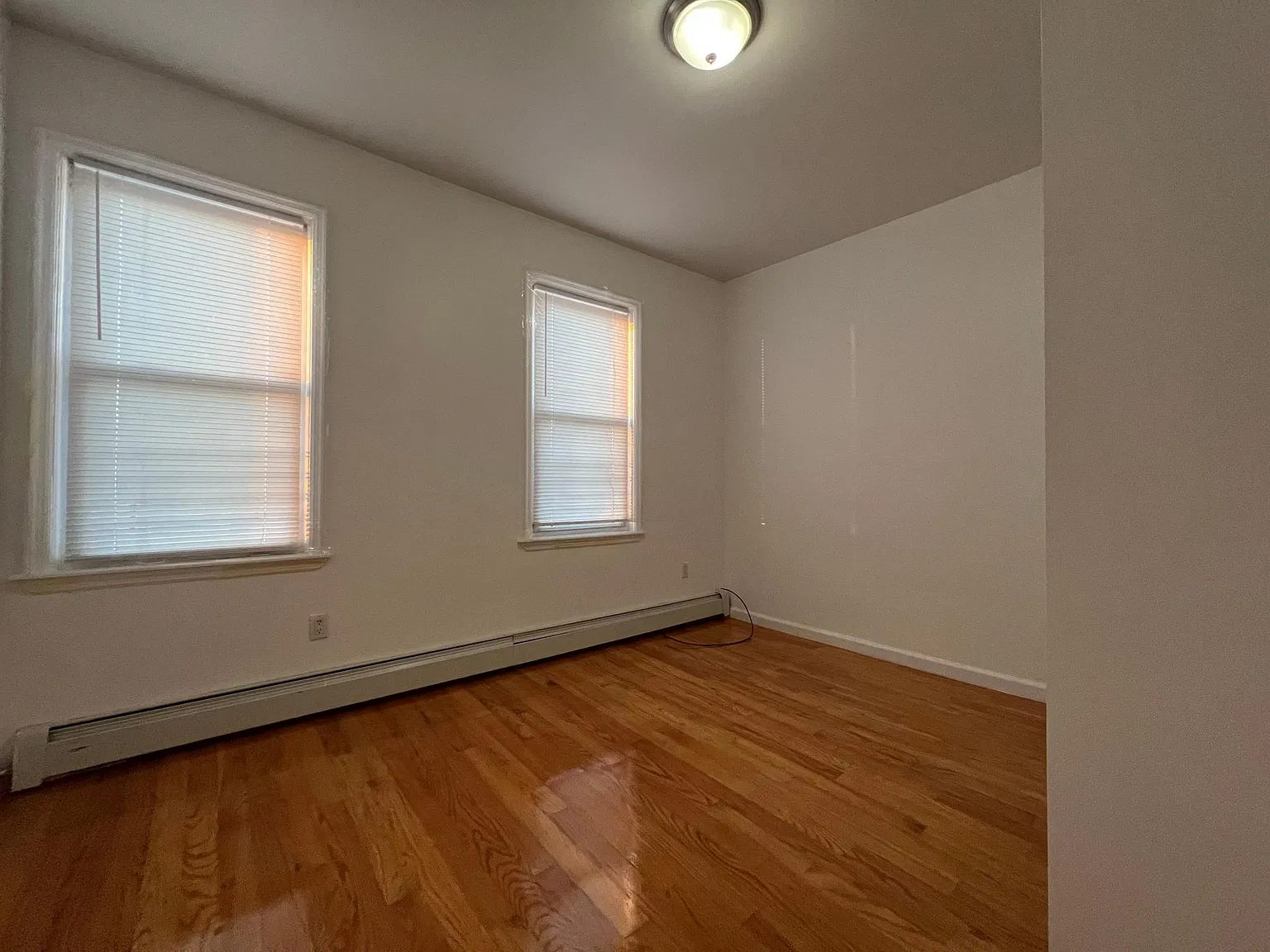 3 bed, 1000 sqft, $2,900 — Photo 3