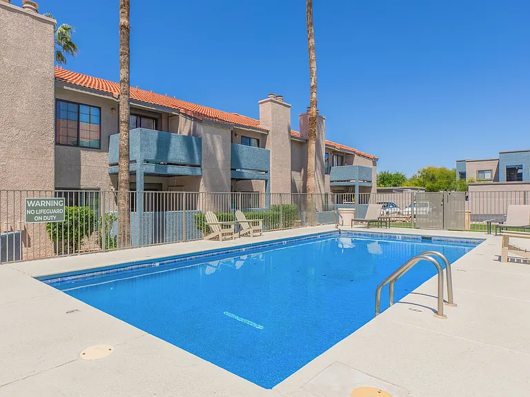 Peak at Oro Valley — Photo 23