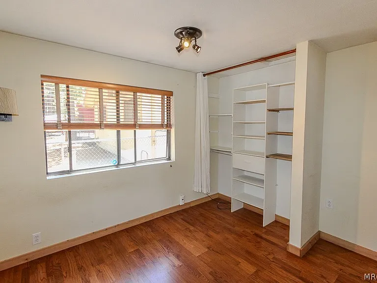 1064 Pine Ln — Photo 12