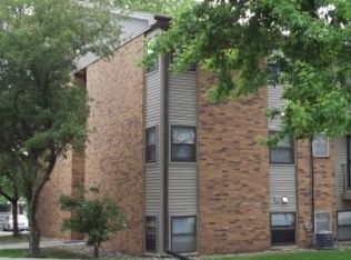 640 S 4th St #10, Ames, IA 50010