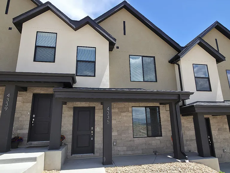 4335 N 325 E — Photo 1