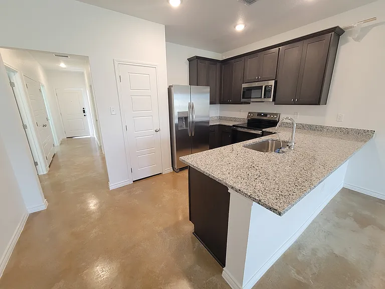 3807 American Elm Dr — Photo 9