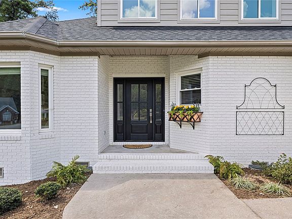 2nd image of 108 Commons Dr