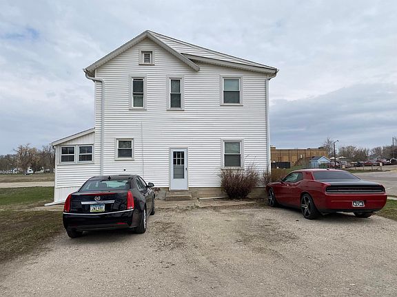 4th image of 420 2nd Ave N