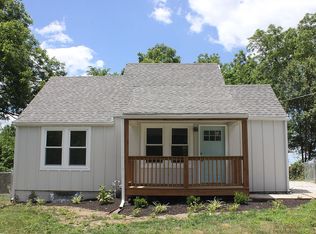 4504 NE Kelsey Rd, Kansas City, MO 64116