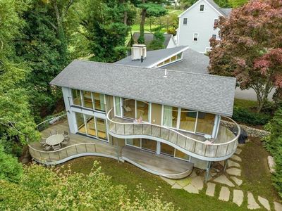 40 Valley Spring Rd, Newton, MA, 02458