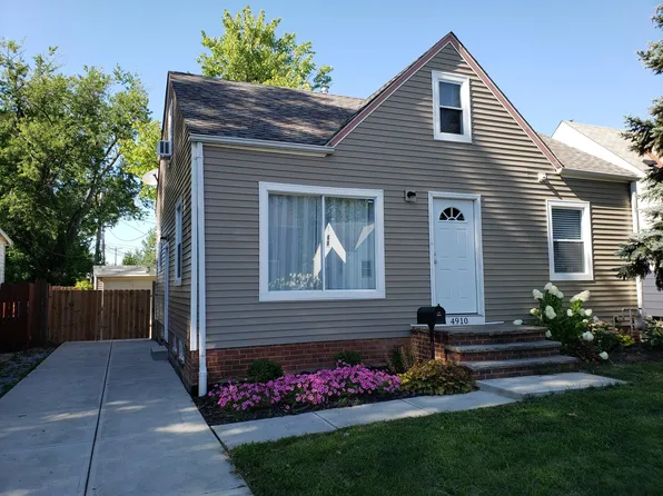4910 Tuxedo Ave, Parma, OH 44134