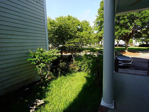 3rd image of 309 White Gables Dr