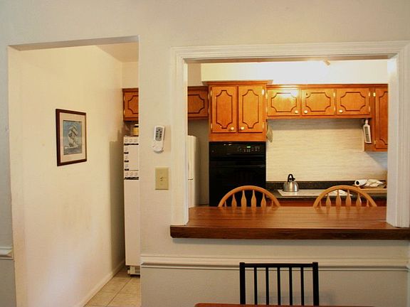 5th image of 4633 Mallard Cres