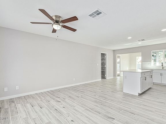 5th image of 3315 E Helena Dr