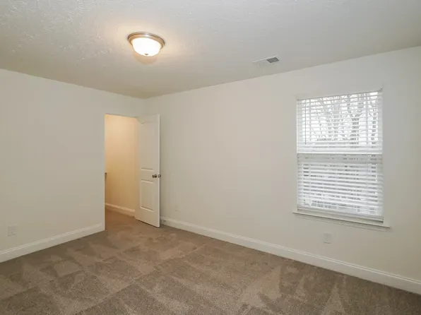 248 Green Hills Dr, Springfield, TN 37172