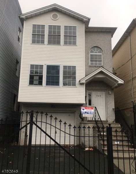 2nd image of 727 S 19th St