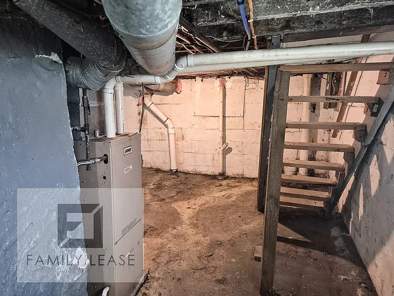 806 Morton St — Photo 35