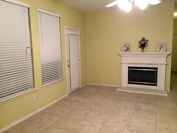 4th image of 7121 Park Creek Dr