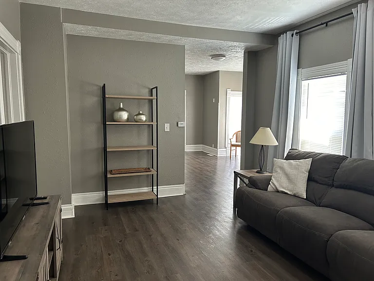 829 S Washington St — Photo 15