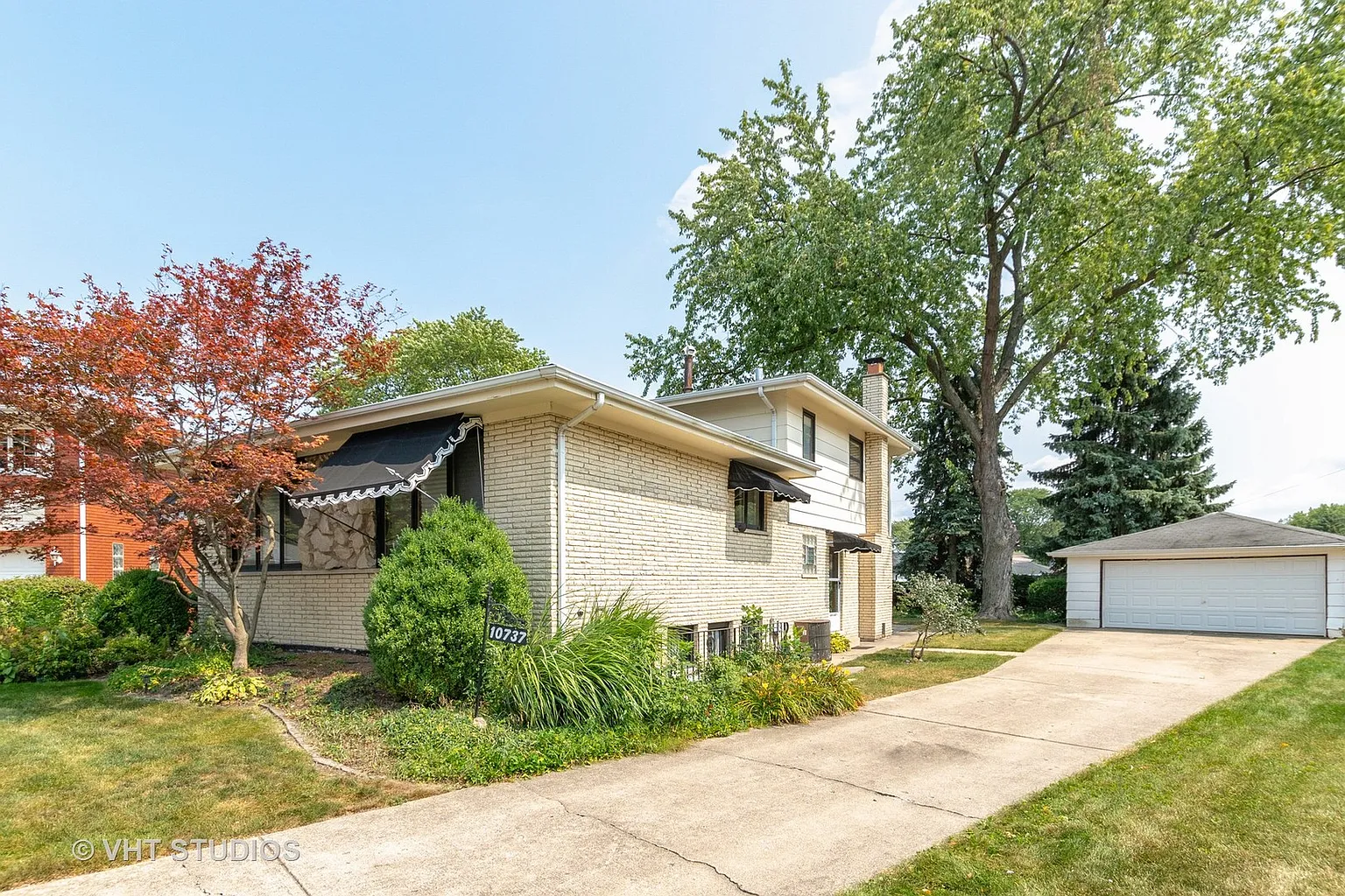 10737 Laramie Ave photo 1