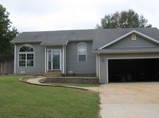 1333 Cedar Ln, West Plains, MO 65775