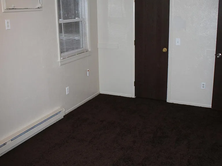 1350 Brooke Park Dr #4 — Photo 4