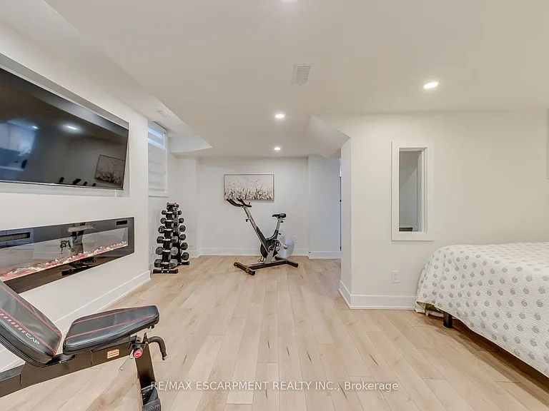 407 Skinner Rd — Photo 28