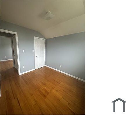 4th image of 642 Beach 68th St #2