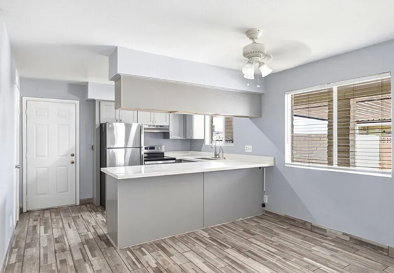 1129 N Wedgewood Cir #B — Photo 6