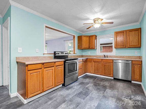 5th image of 1118 White Ln