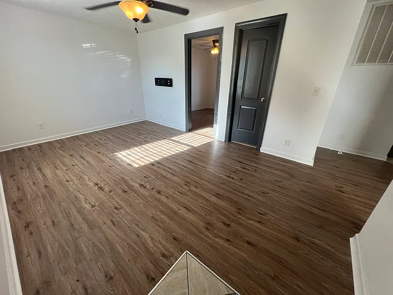 104 Williams St #A — Photo 3