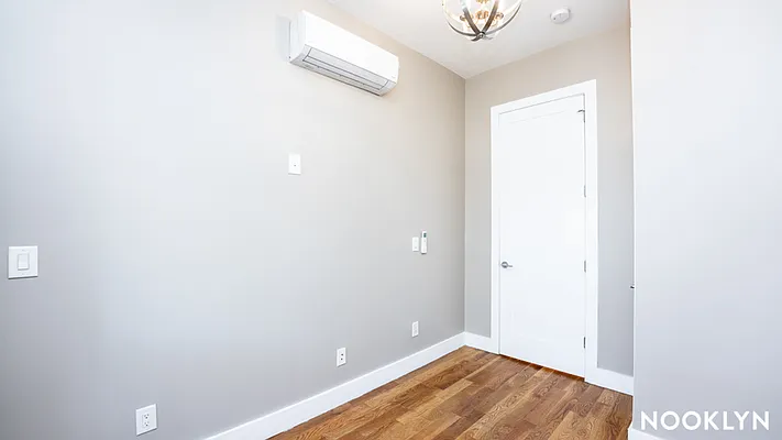 Rented by Nooklyn NYC LLC | media 24