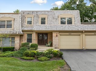 19W019 Avenue Barbizon, Oak Brook, IL 60523