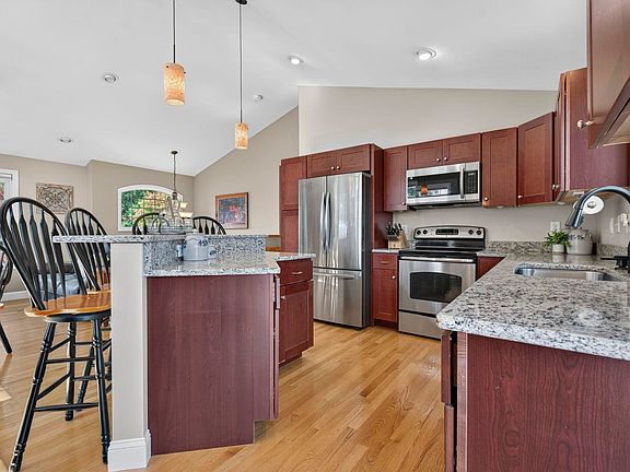 2nd image of 72 S Gray Court
