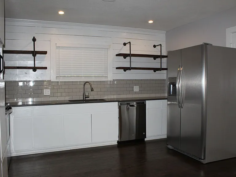 1107 N Wall St — Photo 5