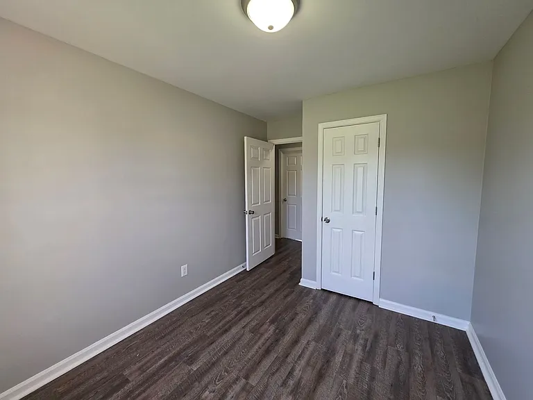 704 Carbondale Dr — Photo 12