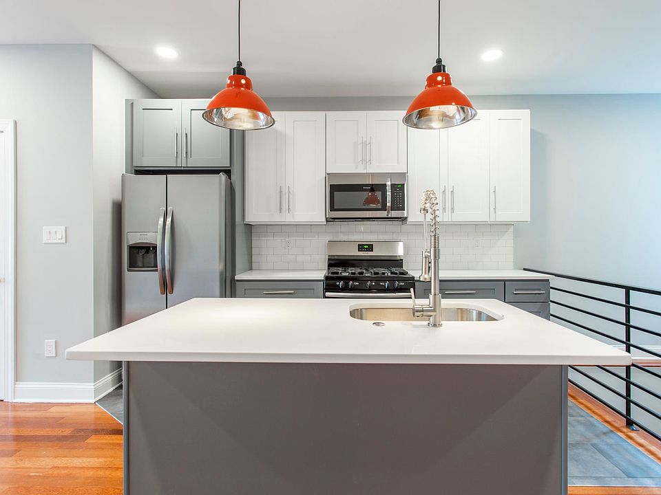 1st image of 1646 N Marshall St #1