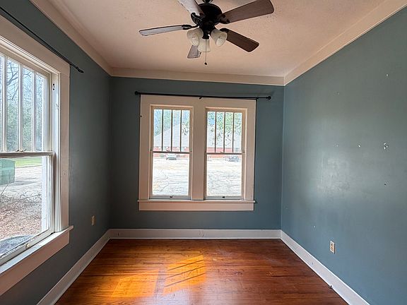 3rd image of 519 W Laurel Ave #A