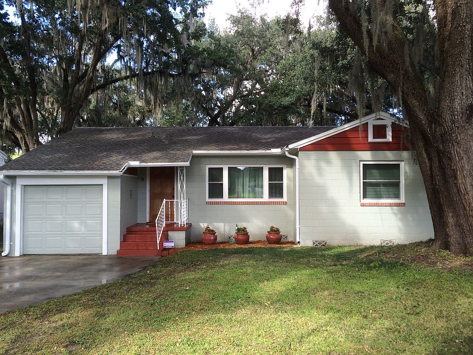 1st image of 2021 Forest Cir