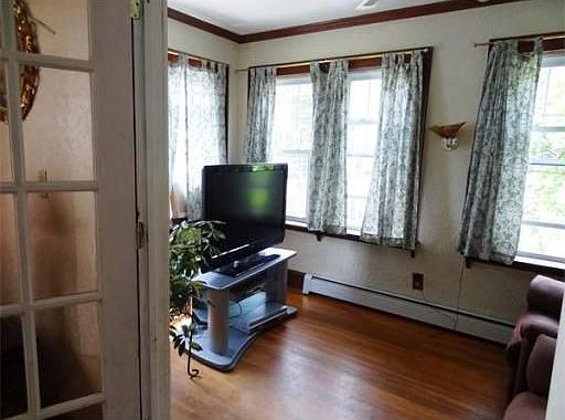 4th image of 150 Floral Ave
