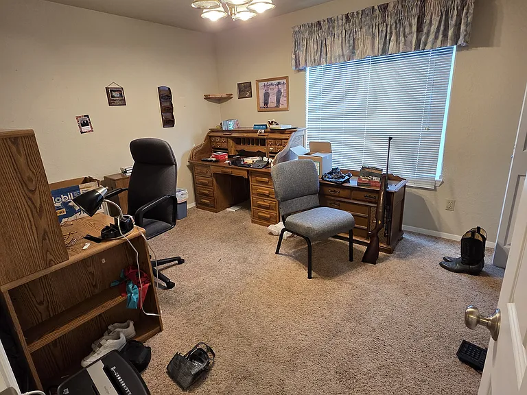 208 Sunset Ln — Photo 32