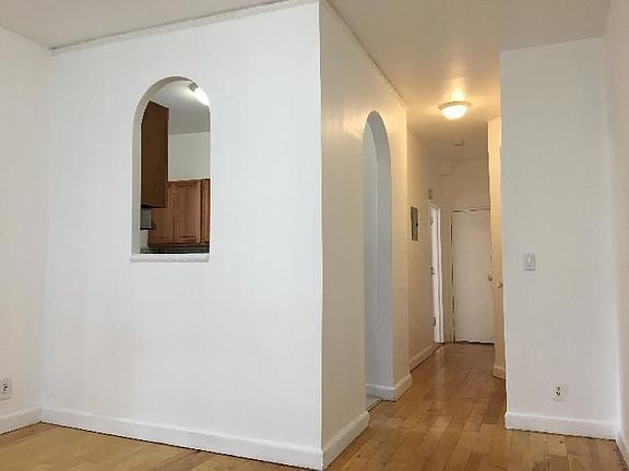 5th image of 234 E 58th St APT 14