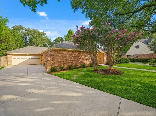 11804 Westmere Dr, Houston, TX 77077