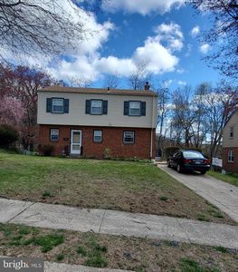 8438 Chippewa Rd, Philadelphia, PA, 19128