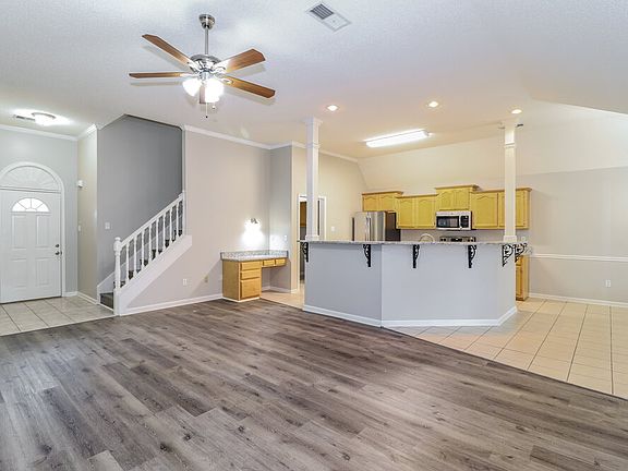 4th image of 135 Winding Creek Dr
