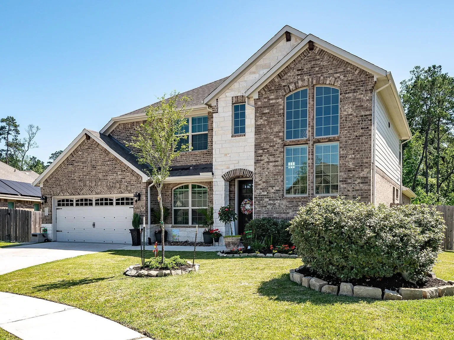 5 bed, 3.0 bath, 3175 sqft, $3,395 — Photo 2
