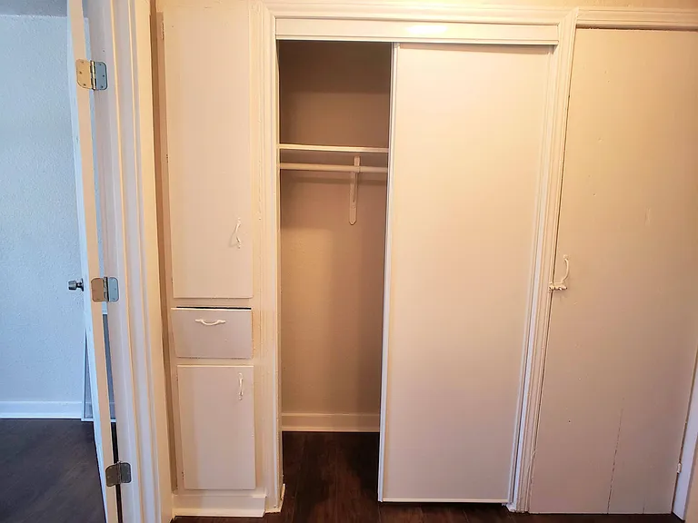 1529 N Walters #1 — Photo 8