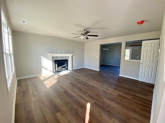 2nd image of 200 Highland Park Dr